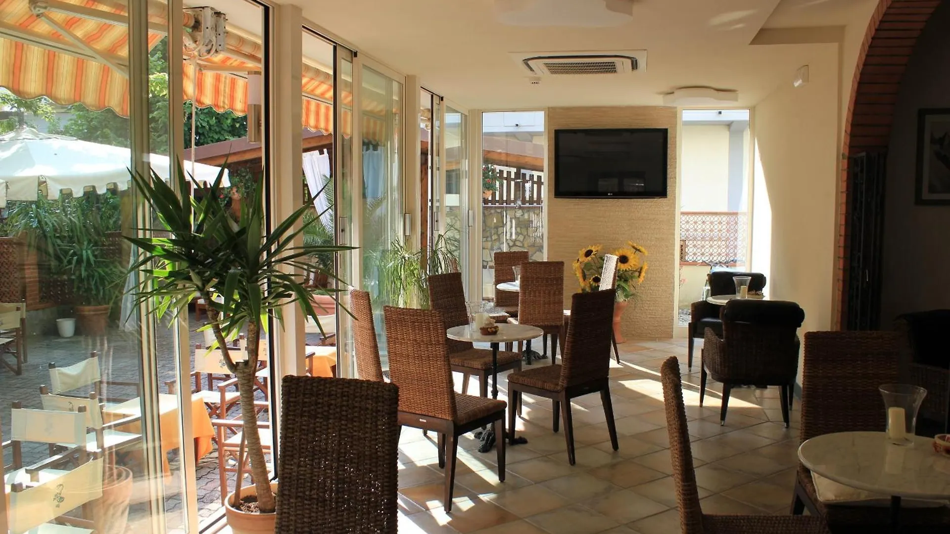 Hotel Euromar Marina di Massa Italia