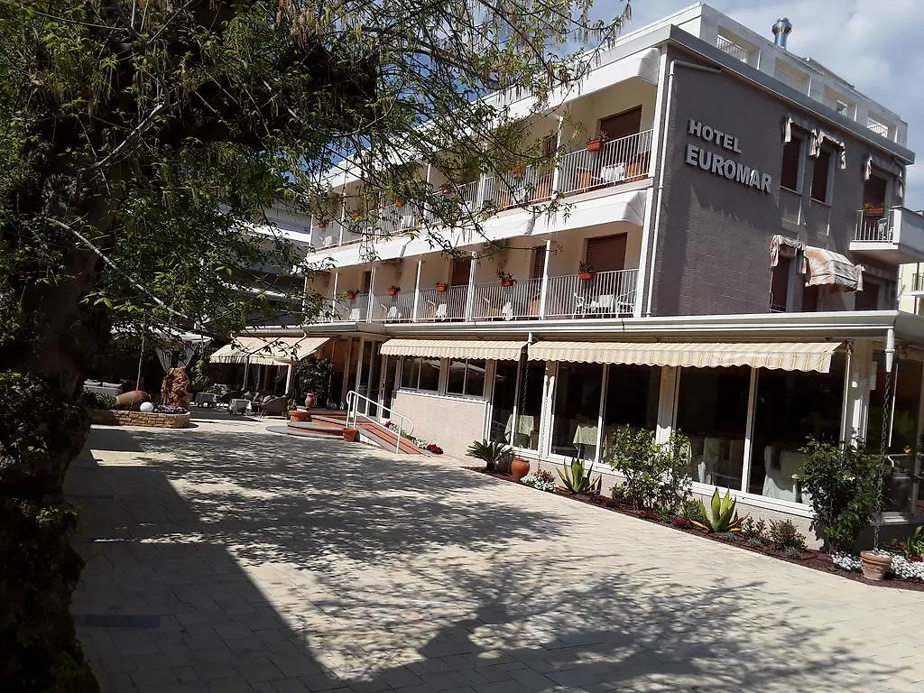Hotel Euromar Marina di Massa 3*,